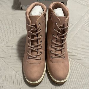 Hiker boots
